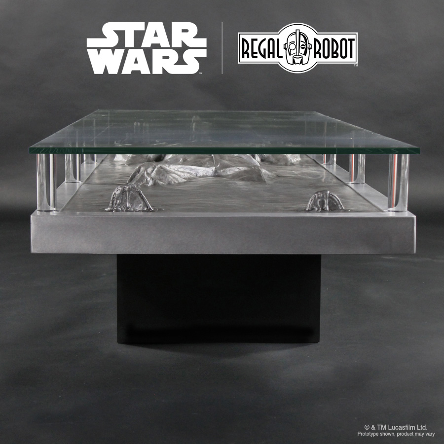 Han Solo™ Carbonite Coffee Table Regal – Robot