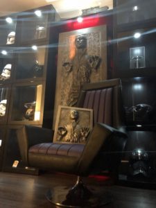 Emperor throne replica Regal Robot