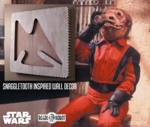 Snaggletooth action figure belt buckle