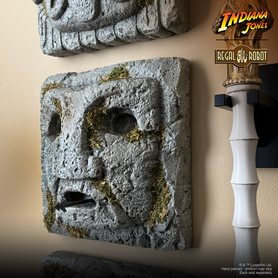 ndiana Jones Raiders of the Lost Ark Chachapoyan Temple wall face prop